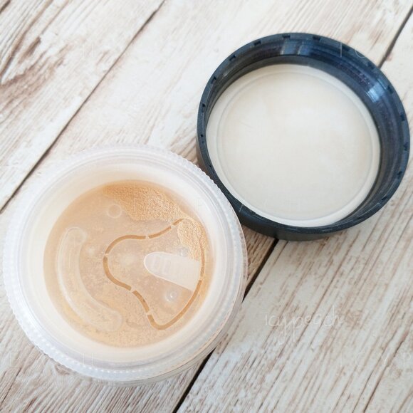 bareMinerals Hydrating Mineral Veil 0.05oz/1.5g Travel Size Mineral Makeup Sheer - Picture 2 of 6